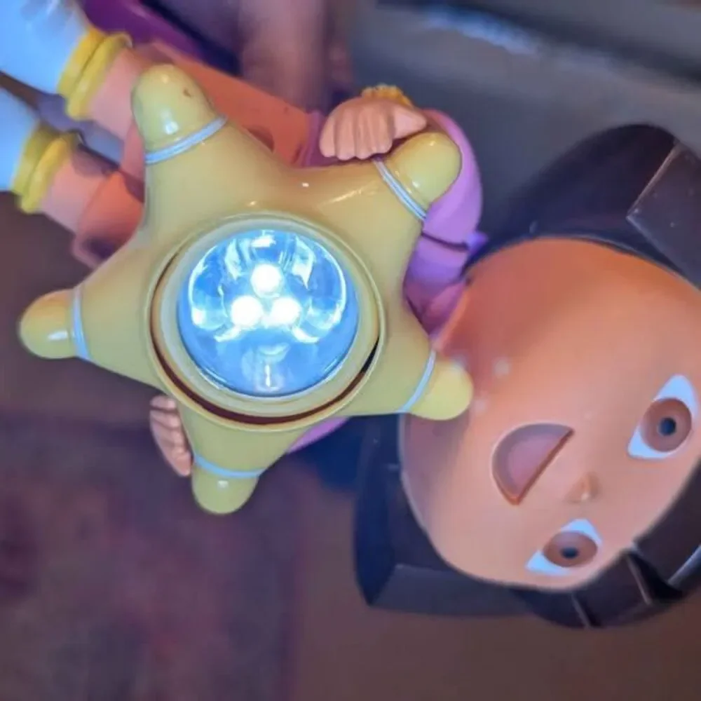 Dora the explorer flashlight 2006